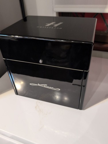 Hasselblad camera empty - camera,