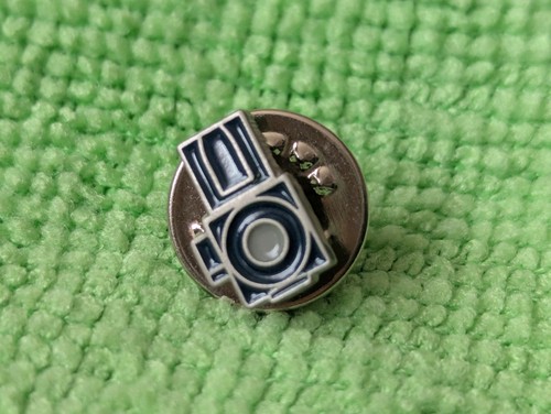 Hasselblad pin badge original - hasselblad, badge,